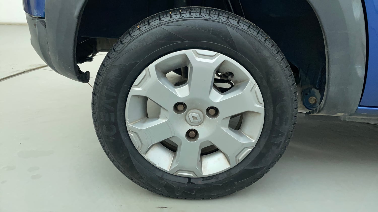 Used 2017 Renault Kwid CLIMBER 1.0 Petrol Manual tyres RIGHT REAR TYRE RIM VIEW