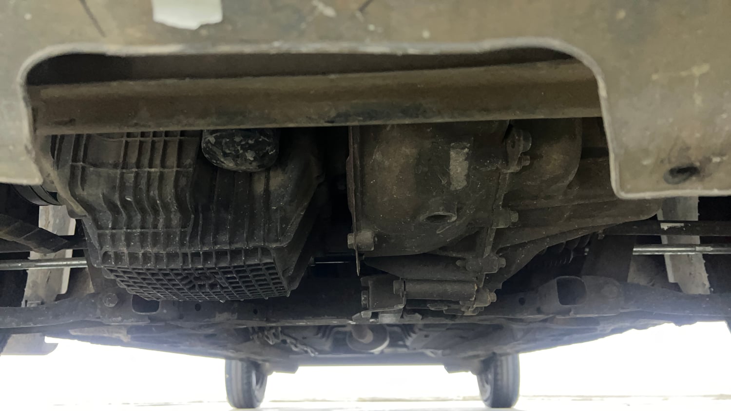 Used 2016 Renault Kwid RXT Petrol Manual extra FRONT LEFT UNDERBODY VIEW