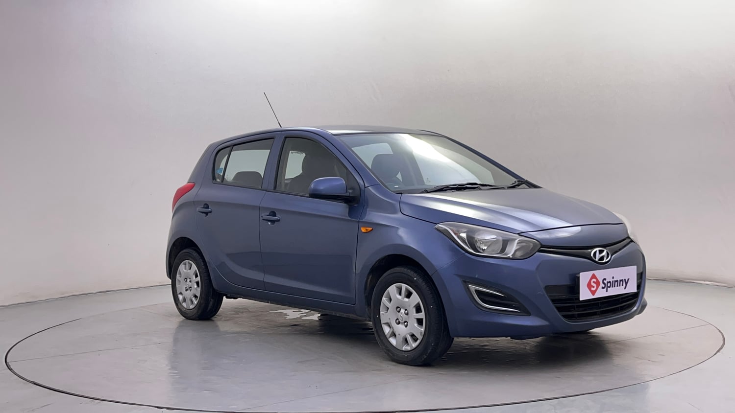 Used 2013 Hyundai i20 Era 1.2 Petrol Manual exterior RIGHT FRONT CORNER VIEW