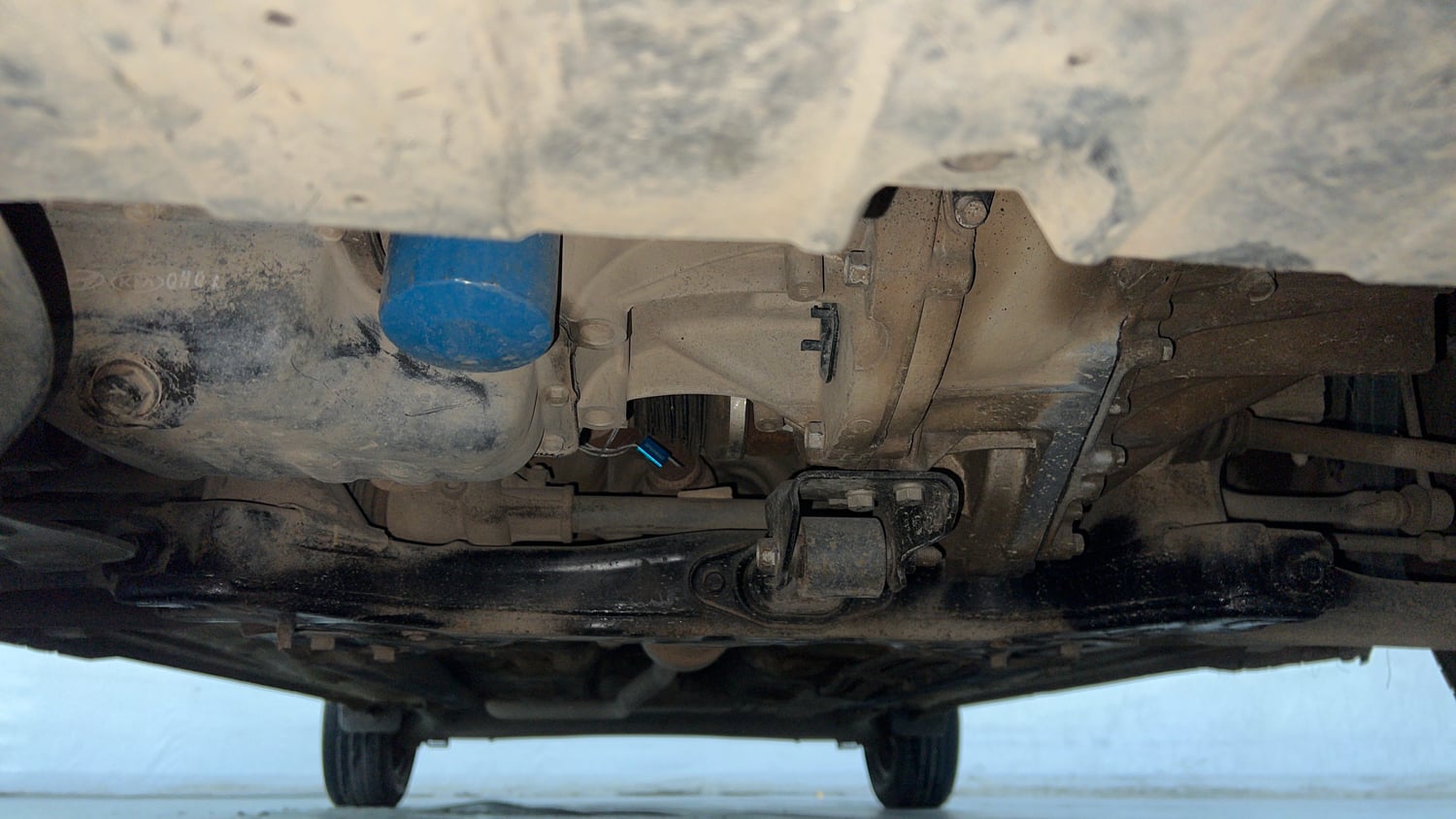 Used 2021 Hyundai Aura S 1.2 CNG Cng Manual extra FRONT LEFT UNDERBODY VIEW