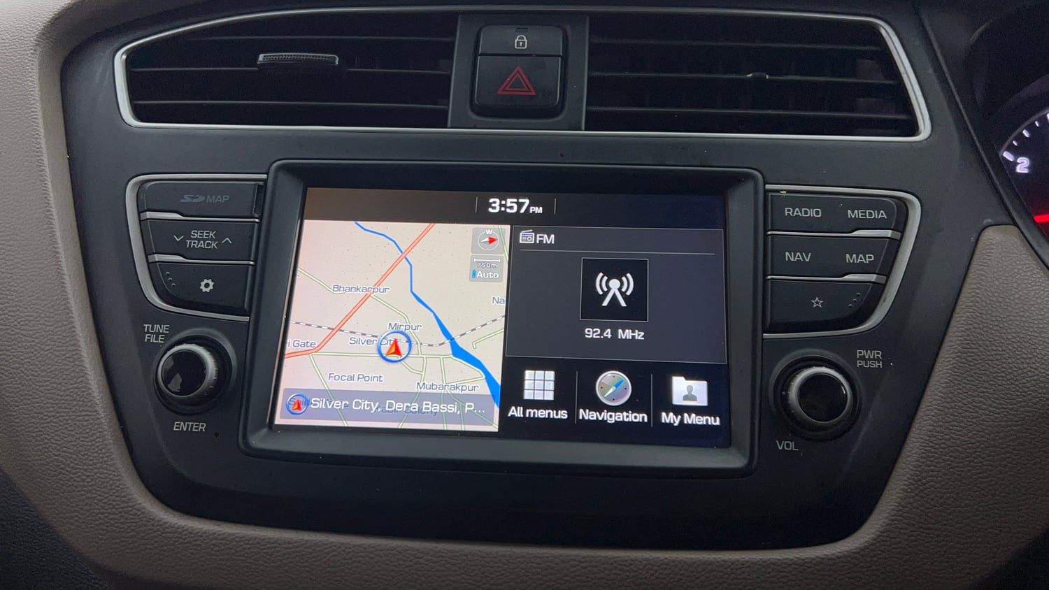 Used 2018 Hyundai Elite i20 Asta 1.2 Petrol Manual top_features Integrated (in-dash) music system