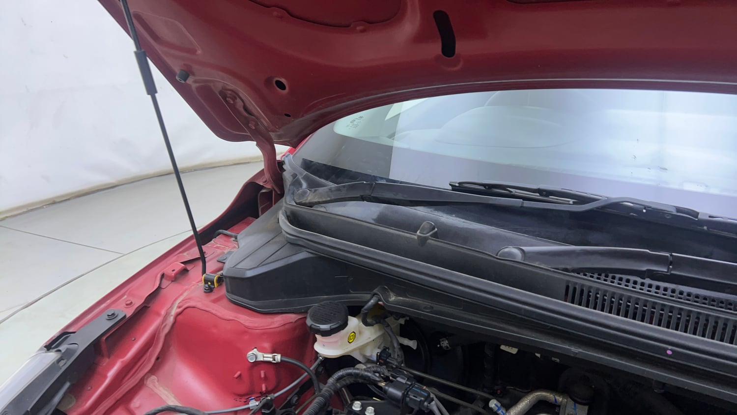 Used 2023 Hyundai New i20 Asta (O) 1.2 IVT Petrol Automatic engine ENGINE RIGHT SIDE HINGE & APRON VIEW