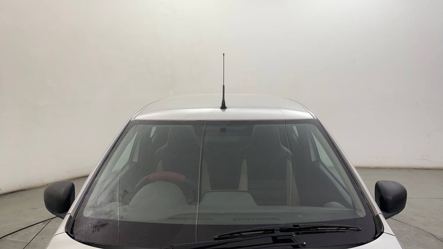 Used 2016 Renault Kwid RXT Petrol Manual exterior FRONT WINDSHIELD VIEW