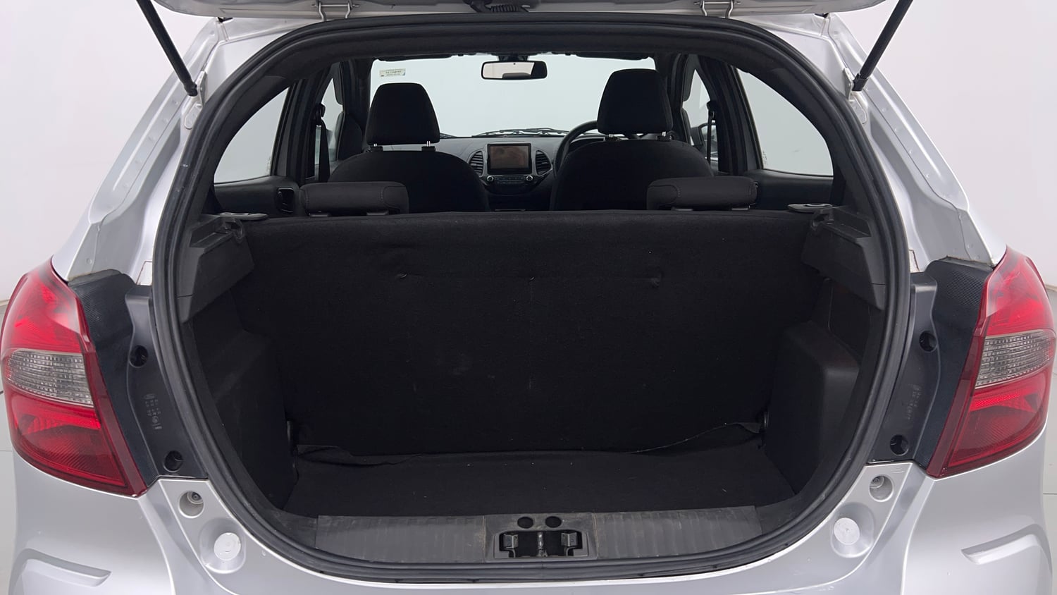 Used 2020 Ford Freestyle Titanium Plus 1.2 Ti-VCT Petrol Manual interior DICKY INSIDE VIEW