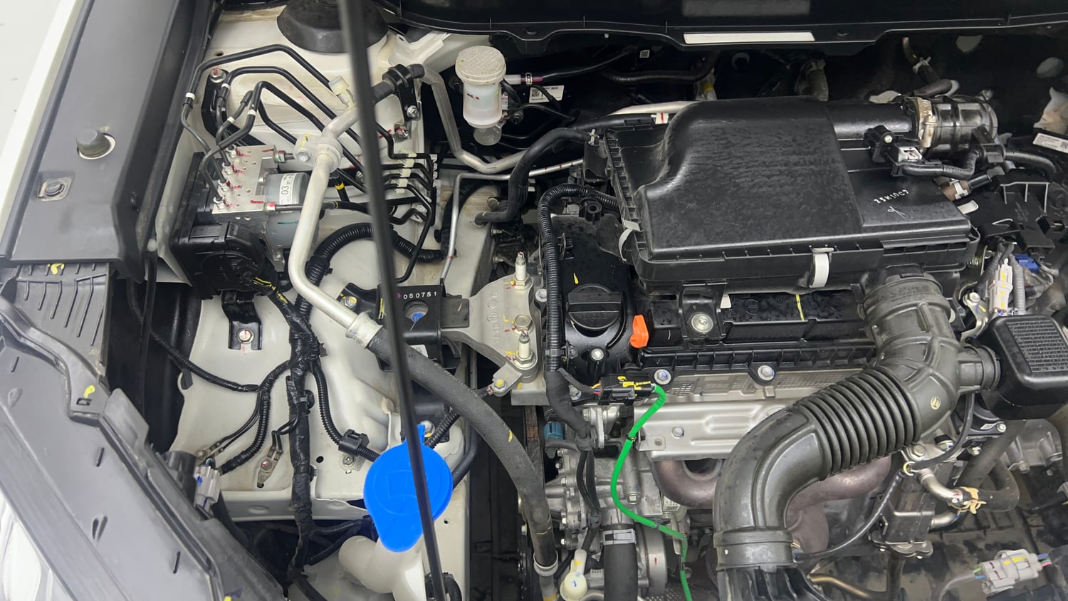 Used 2025 Maruti Suzuki Grand Vitara Delta Smart Hybrid Petrol Manual engine ENGINE RIGHT SIDE VIEW