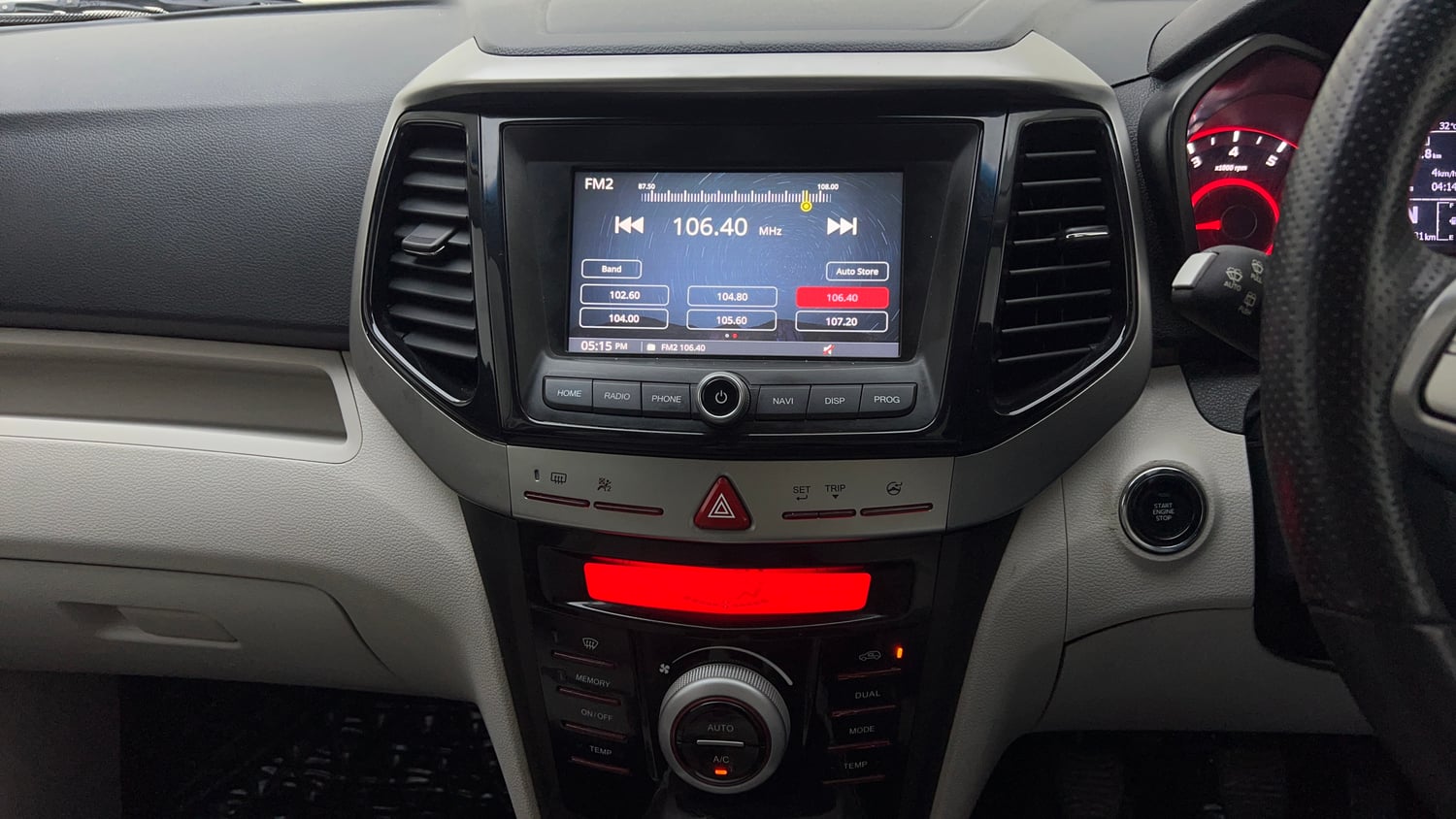Used 2022 Mahindra XUV 300 W8 1.2 Petrol Petrol Manual interior MUSIC SYSTEM & AC CONTROL VIEW