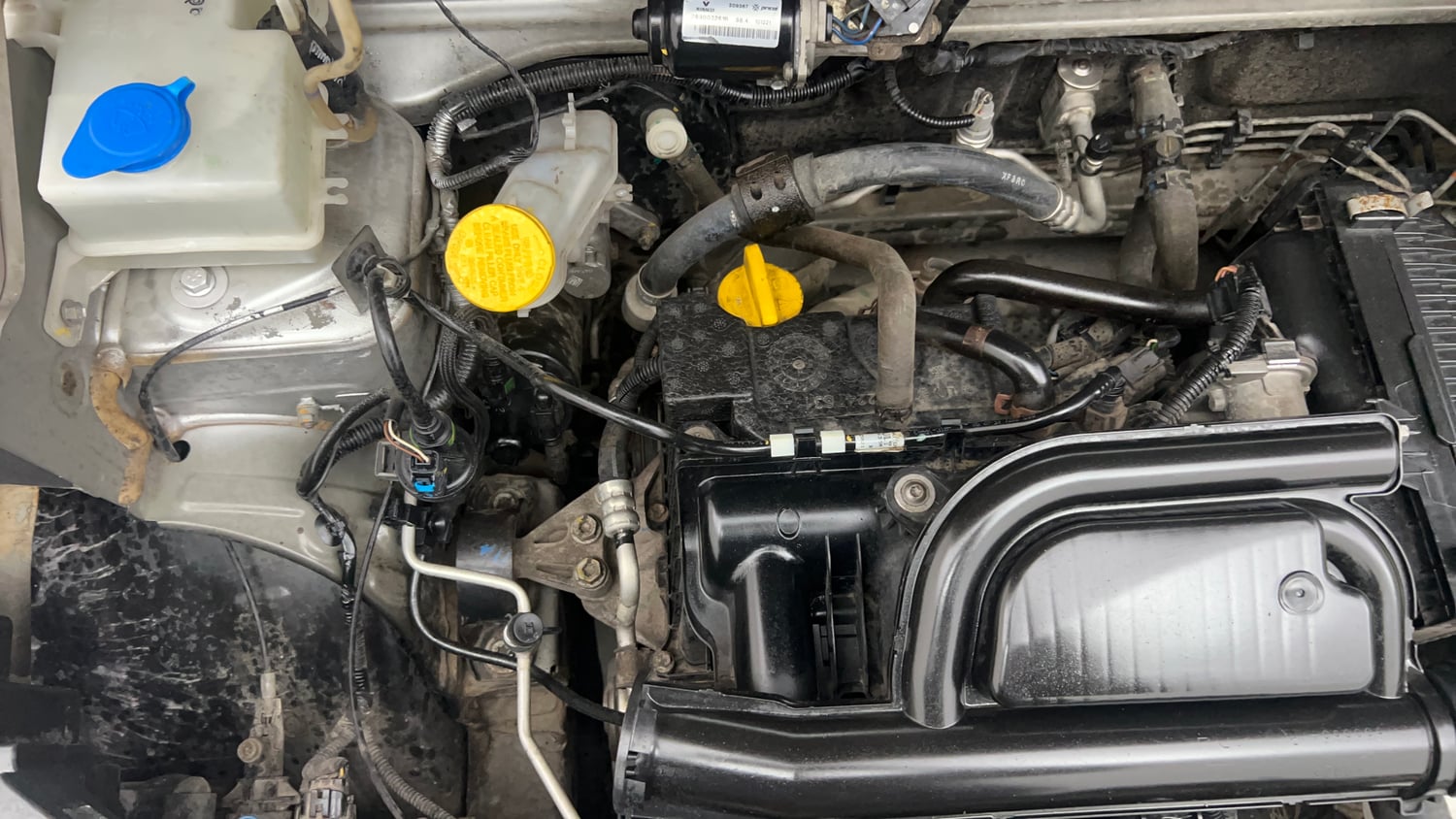 Used 2022 Renault Kwid RXT 1.0 AMT Opt Petrol Automatic engine ENGINE RIGHT SIDE VIEW