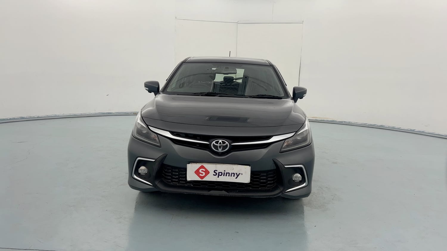 Used 2024 Toyota Glanza V AMT Petrol Automatic exterior FRONT VIEW