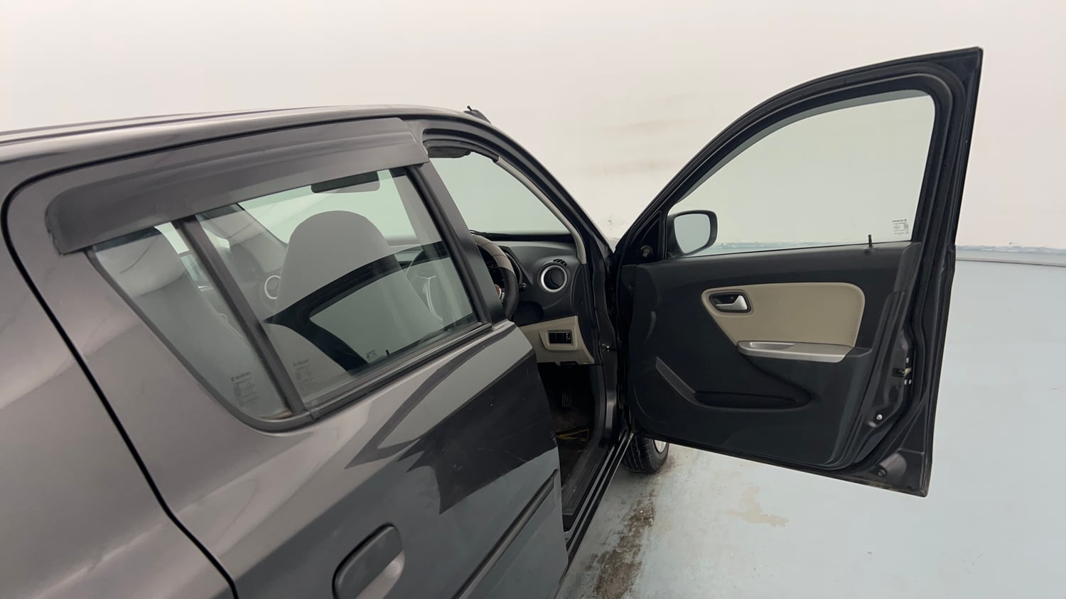 Used 2020 Tata Tiago XT Petrol Manual interior RIGHT FRONT DOOR OPEN VIEW