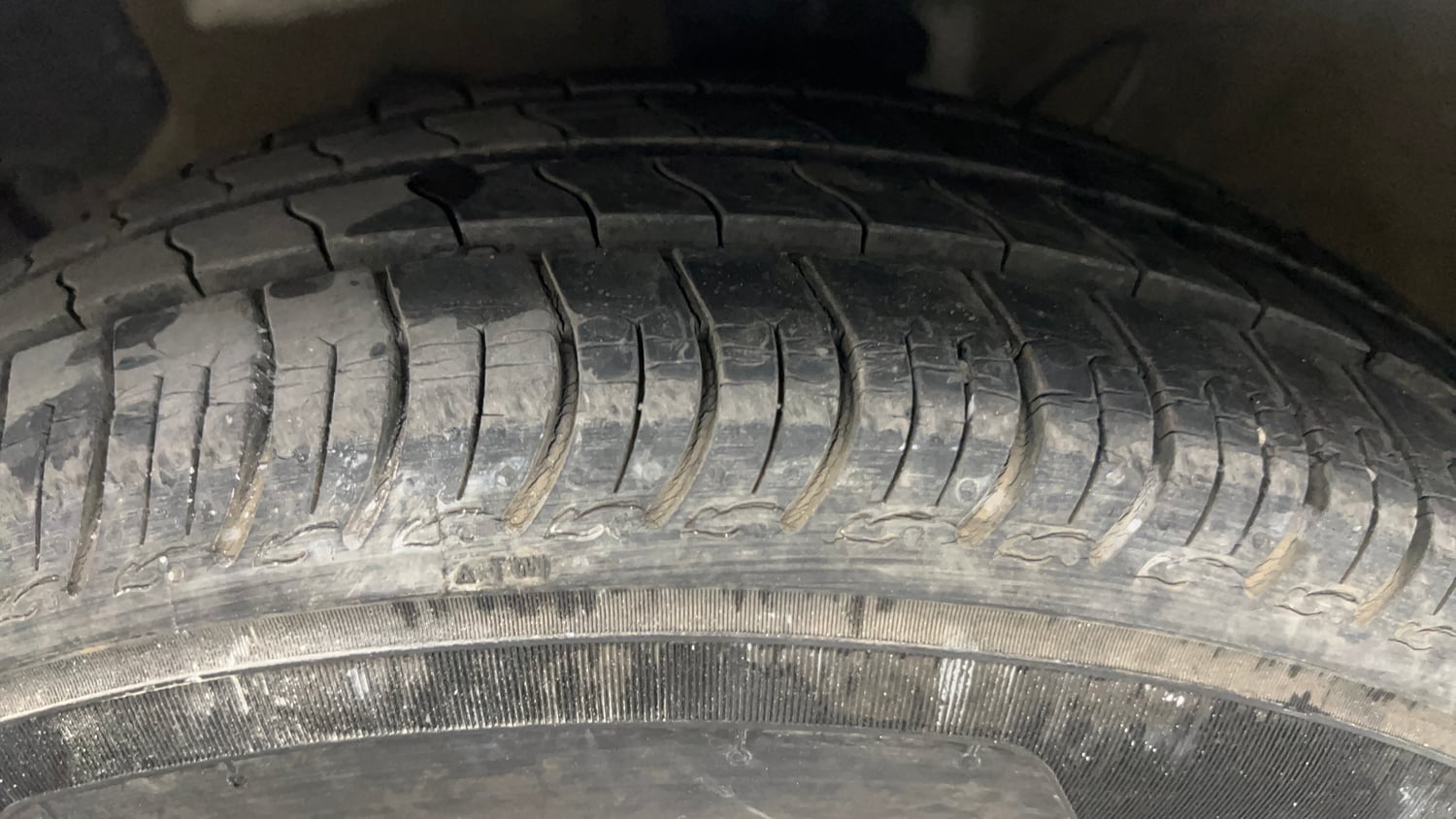 Used 2021 Hyundai Santro Asta Petrol Manual tyres LEFT FRONT TYRE TREAD VIEW
