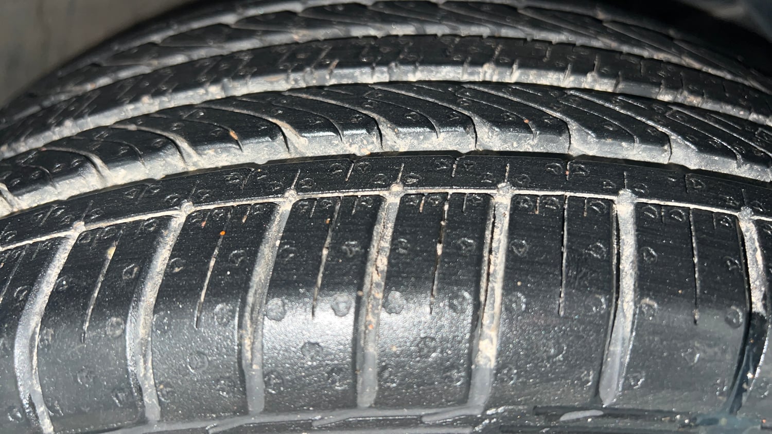 Used 2017 Maruti Suzuki Baleno Zeta 1.2 Petrol Manual tyres RIGHT FRONT TYRE TREAD VIEW