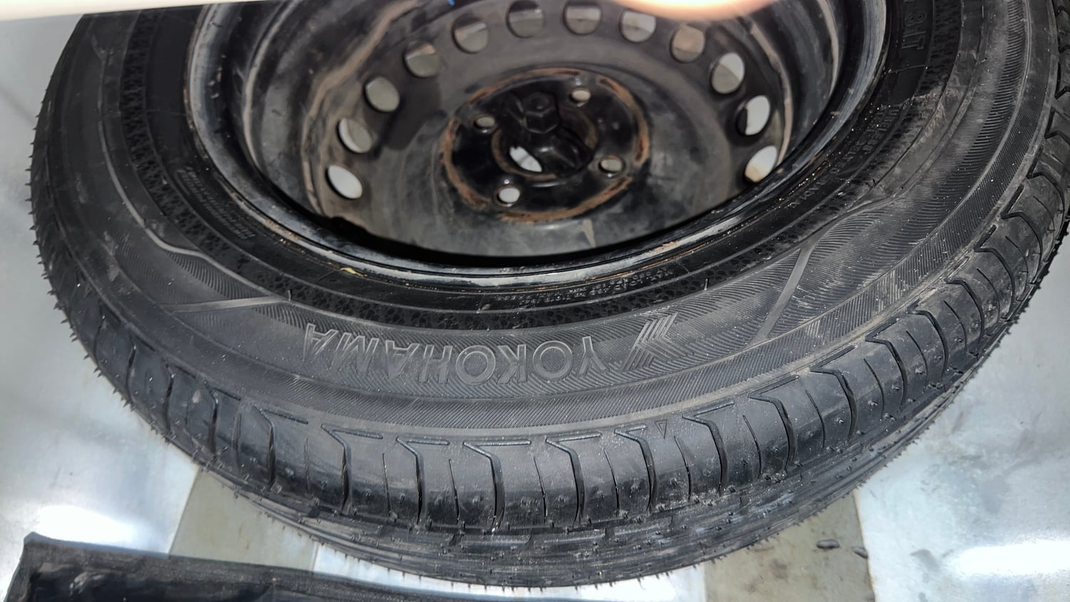Used 2021 Hyundai Aura S 1.2 CNG Cng Manual tyres SPARE TYRE VIEW