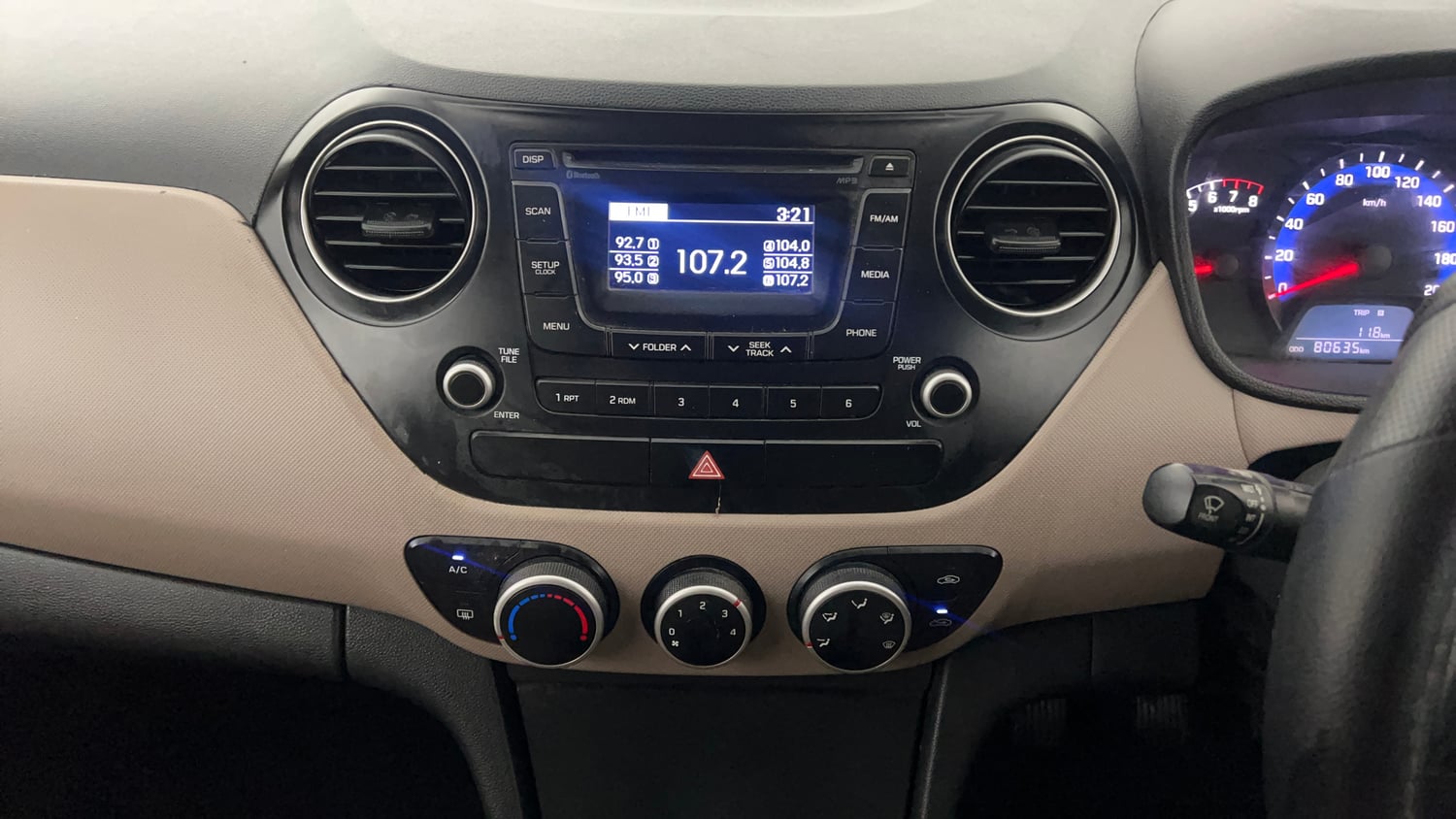 Used 2014 Hyundai Xcent S 1.2 Petrol Manual interior MUSIC SYSTEM & AC CONTROL VIEW