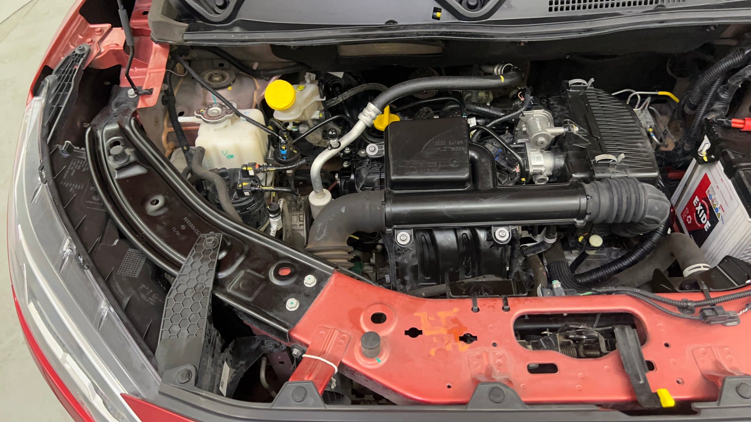 Used 2023 Nissan Magnite XV Premium Petrol Manual engine ENGINE RIGHT SIDE VIEW