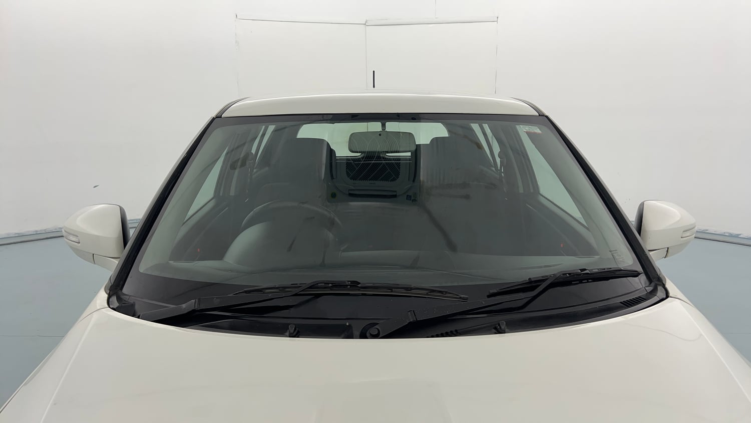 Used 2016 Maruti Suzuki Swift VDi Diesel Manual exterior FRONT WINDSHIELD VIEW