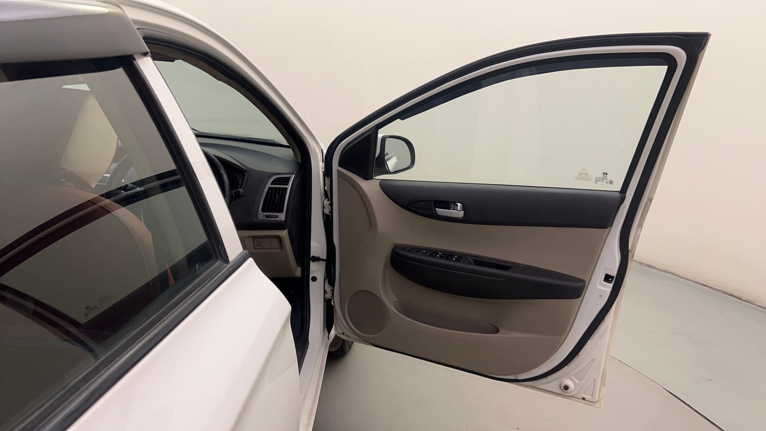 Used 2012 Hyundai i20 Sportz 1.2 Petrol Manual interior RIGHT FRONT DOOR OPEN VIEW