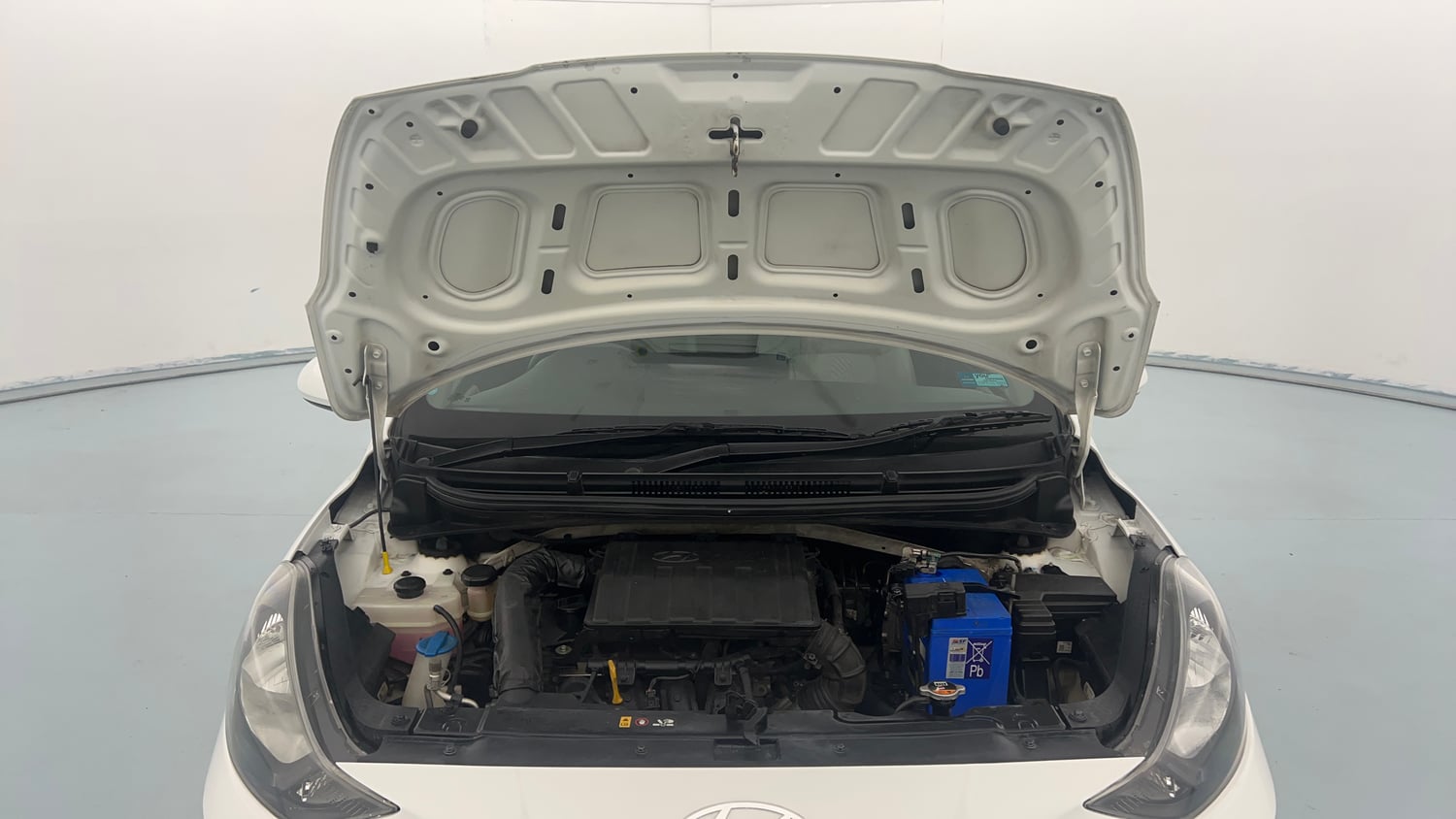 Used 2023 Hyundai Grand i10 Nios Magna 1.2 Kappa VTVT Petrol Manual engine ENGINE & BONNET OPEN FRONT VIEW