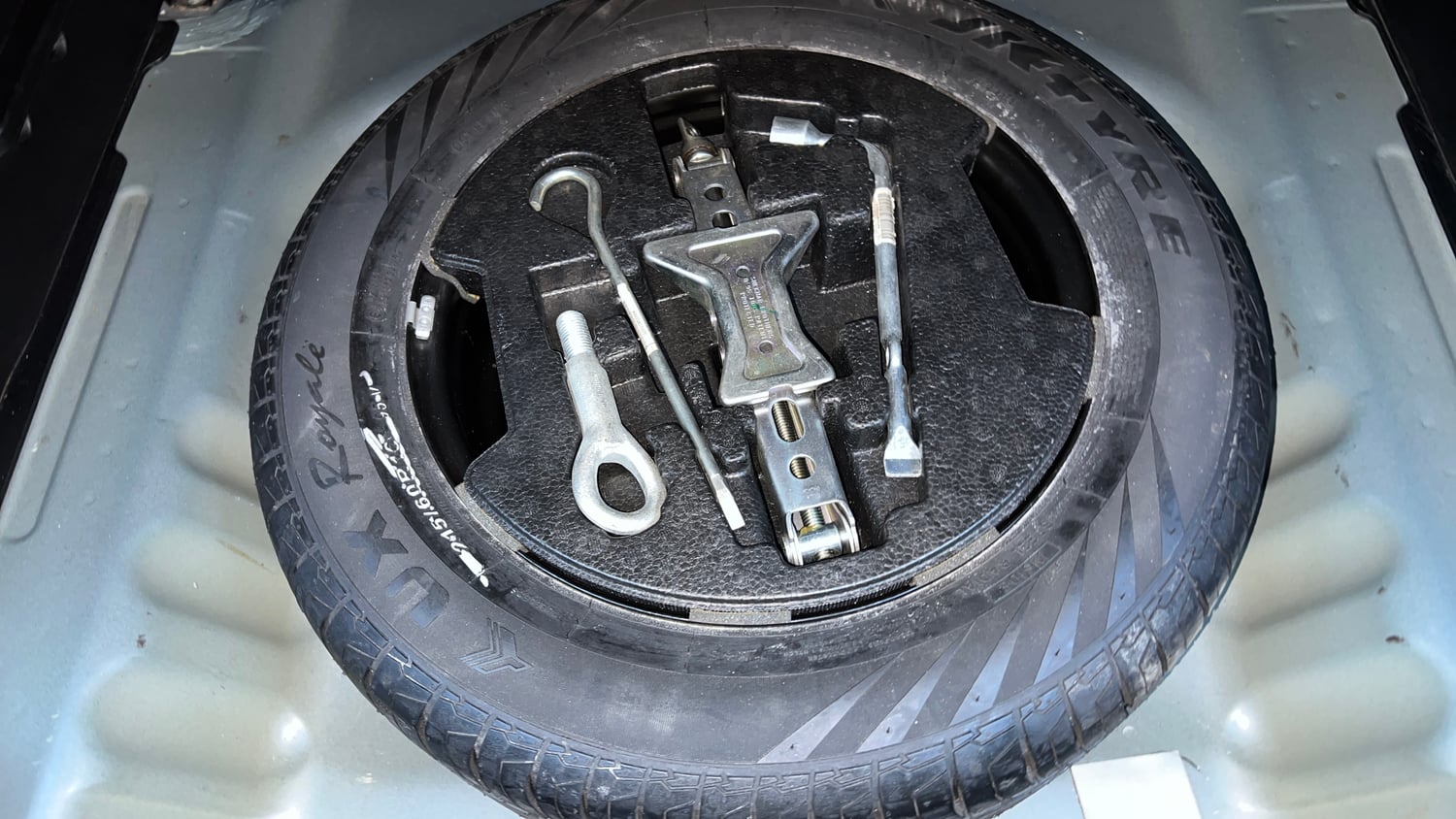 Used 2018 Maruti Suzuki S-Cross Zeta 1.3 Diesel Manual tyres SPARE TYRE VIEW