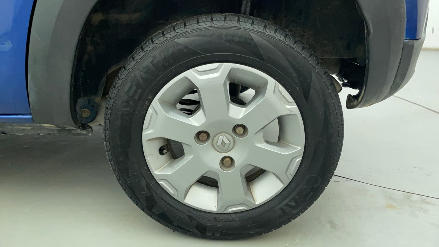 Used 2017 Renault Kwid CLIMBER 1.0 Petrol Manual tyres LEFT REAR TYRE RIM VIEW