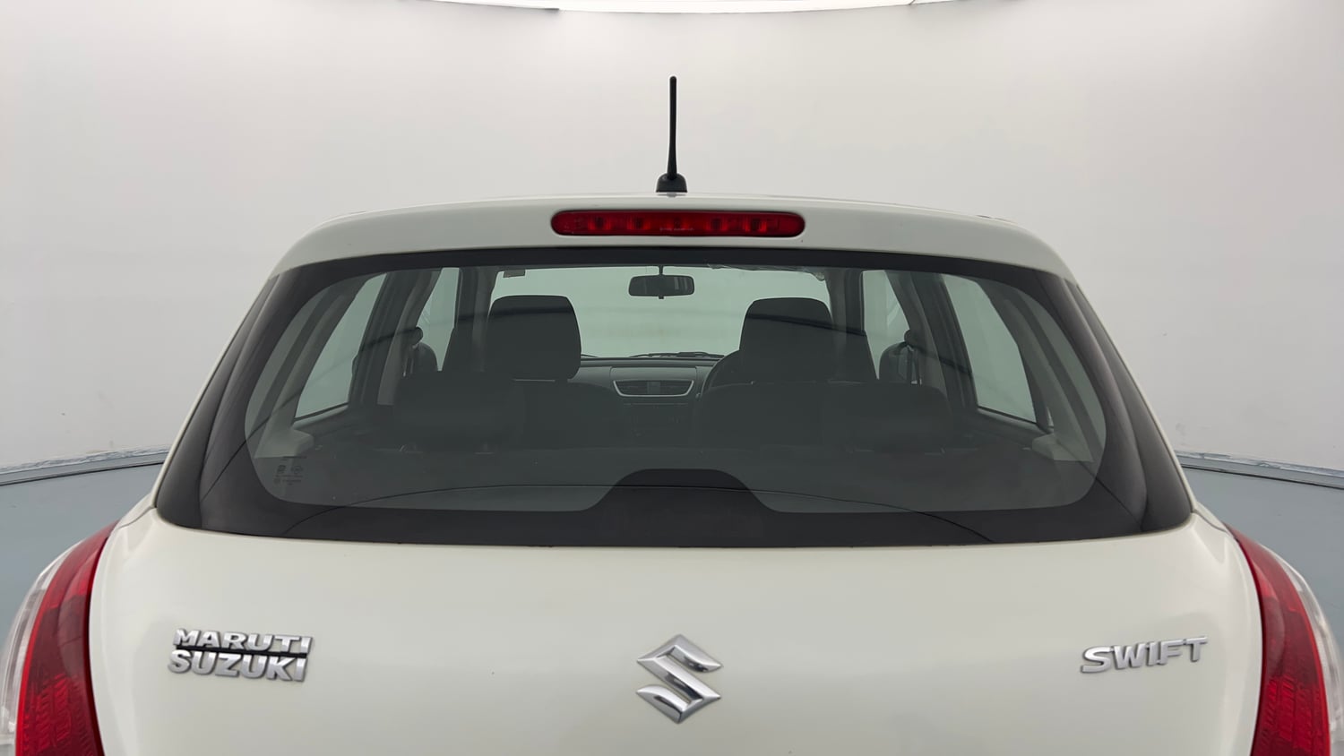 Used 2016 Maruti Suzuki Swift VDi Diesel Manual exterior BACK WINDSHIELD VIEW
