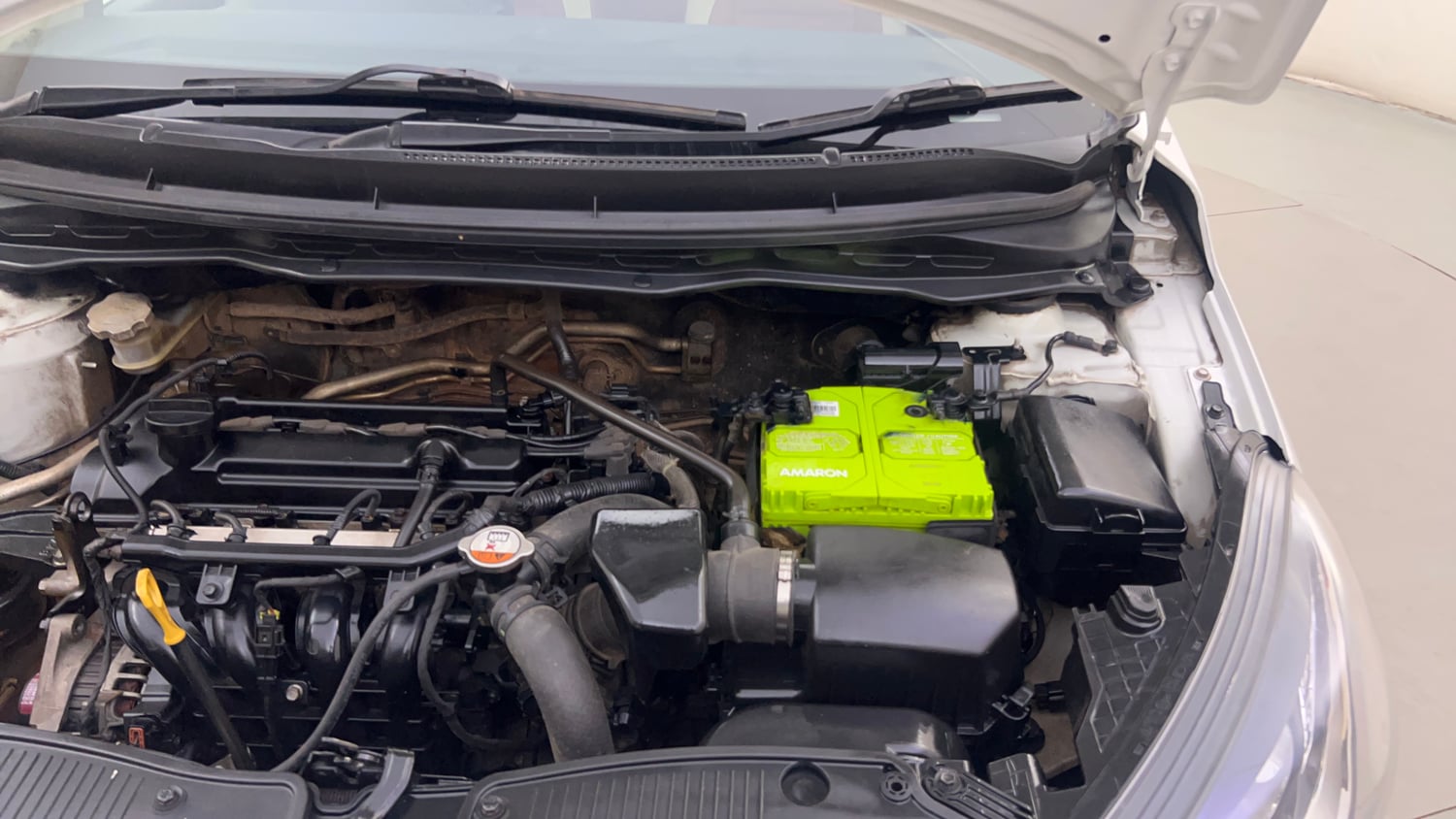 Used 2012 Hyundai i20 Sportz 1.2 Petrol Manual engine ENGINE LEFT SIDE HINGE & APRON VIEW
