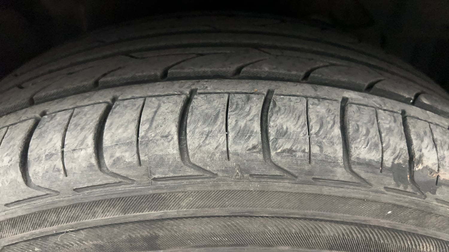 Used 2015 Maruti Suzuki S-Cross Alpha 1.6 Diesel Manual tyres RIGHT FRONT TYRE TREAD VIEW
