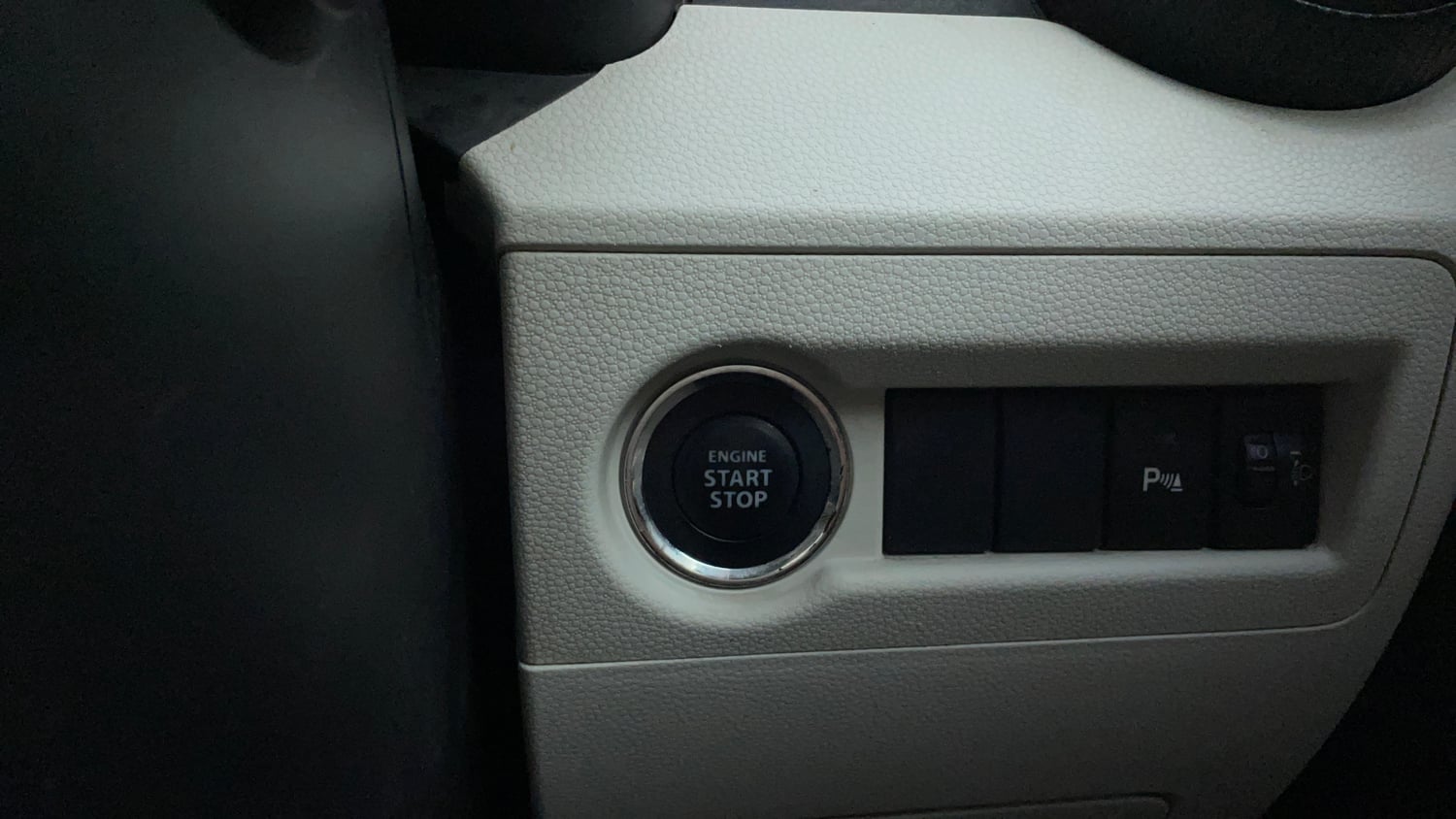 Used 2017 Maruti Suzuki Ignis Zeta 1.2 AMT Petrol Automatic top_features Keyless start