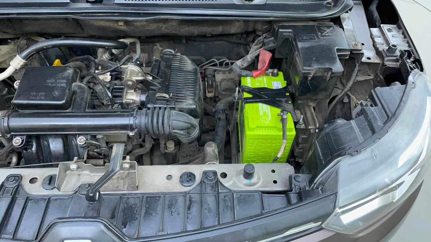 Used 2023 Renault Triber RXZ EASY-R AMT Petrol Automatic engine ENGINE LEFT SIDE VIEW