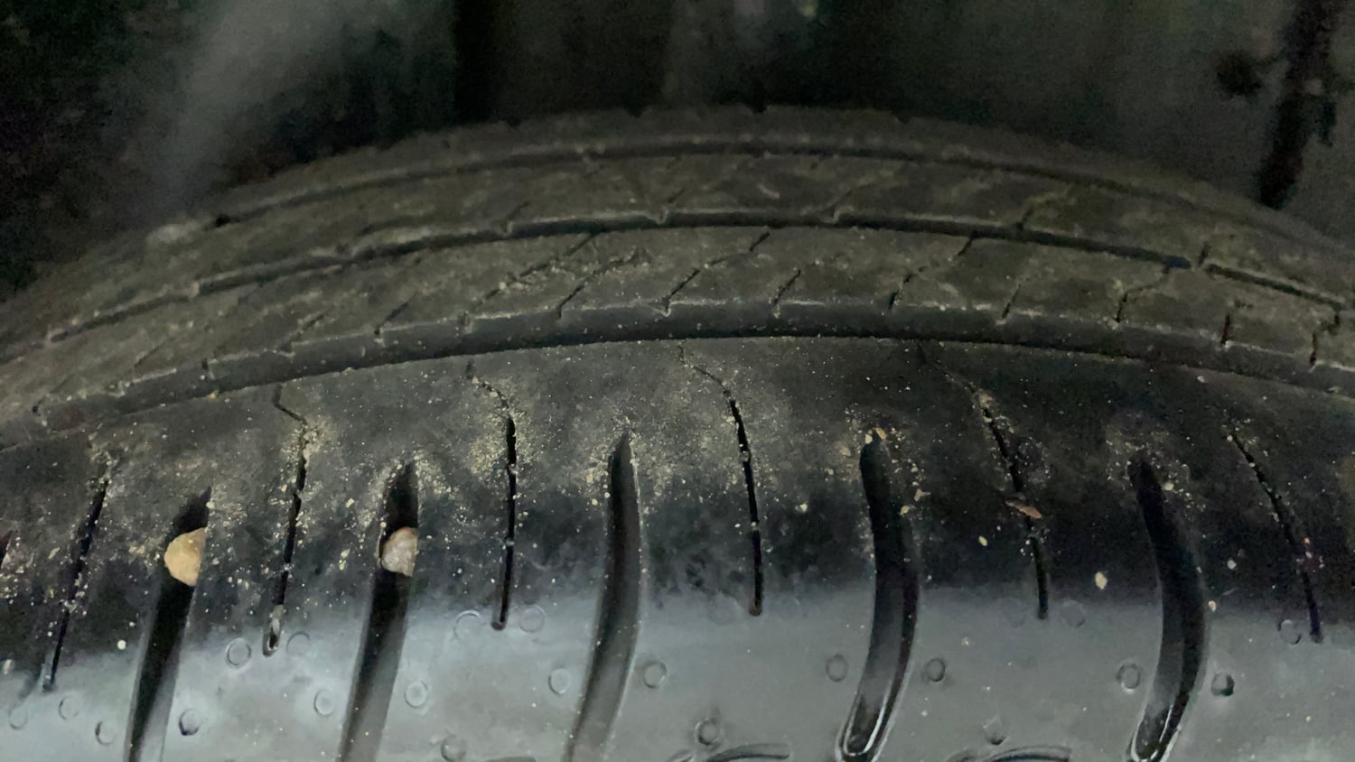 Used 2024 Tata Altroz XZ Plus (S) Dark Edition Petrol Manual tyres RIGHT REAR TYRE TREAD VIEW
