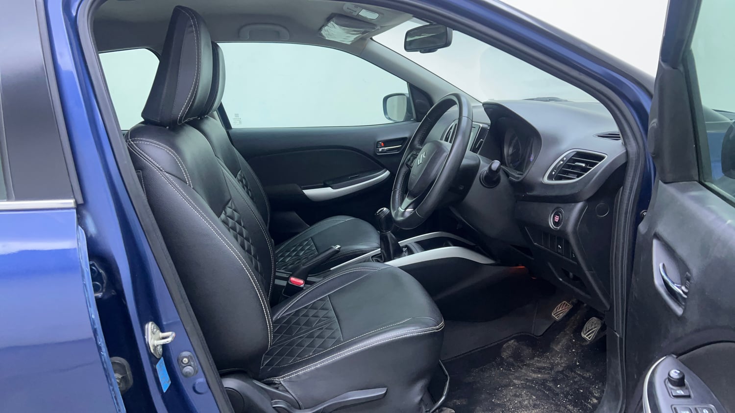 Used 2018 Maruti Suzuki Baleno Alpha 1.2 Petrol Manual interior RIGHT SIDE FRONT DOOR CABIN VIEW