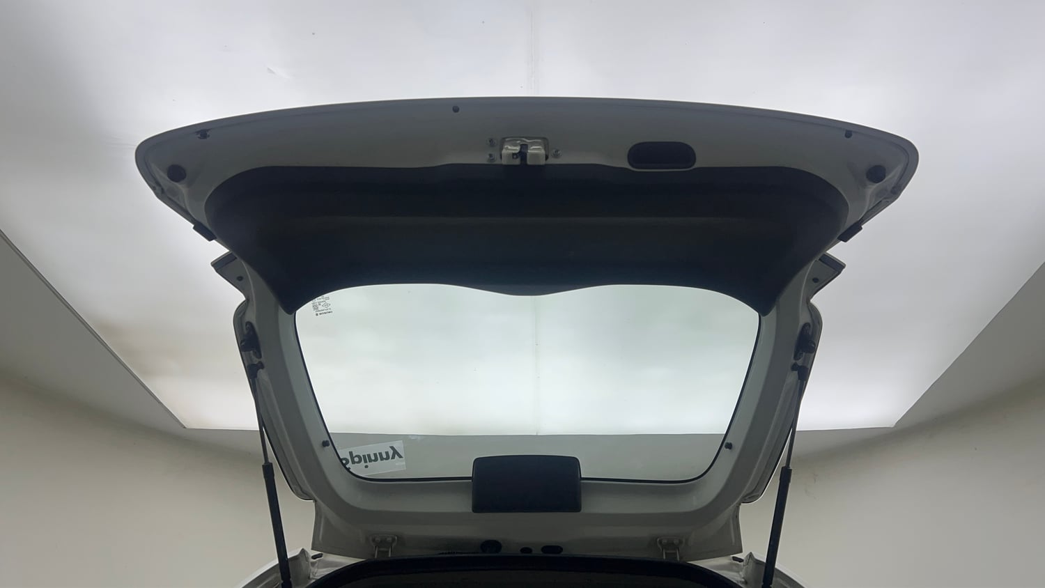 Used 2022 Maruti Suzuki Ignis Sigma 1.2 MT Petrol Manual interior DICKY DOOR OPEN VIEW