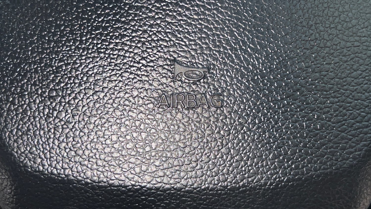 Used 2024 Mahindra XUV 3XO AX5 1.5 Diesel Diesel Manual top_features Airbags