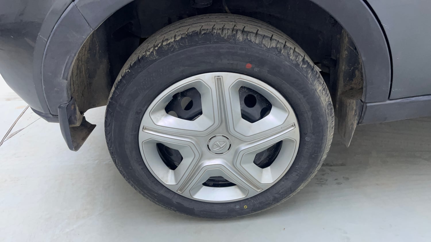 Used 2022 Tata Nexon XM Plus (S) Petrol Manual tyres RIGHT REAR TYRE RIM VIEW