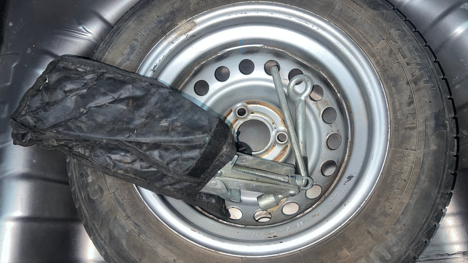 Used 2021 Datsun Redi-GO A Petrol Manual tyres SPARE TYRE VIEW