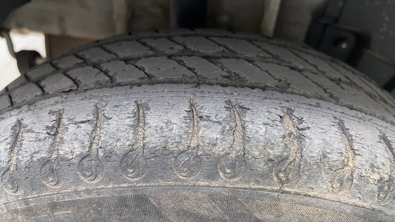 Used 2022 Tata Tigor XZ Plus CNG Cng Manual tyres RIGHT REAR TYRE TREAD VIEW