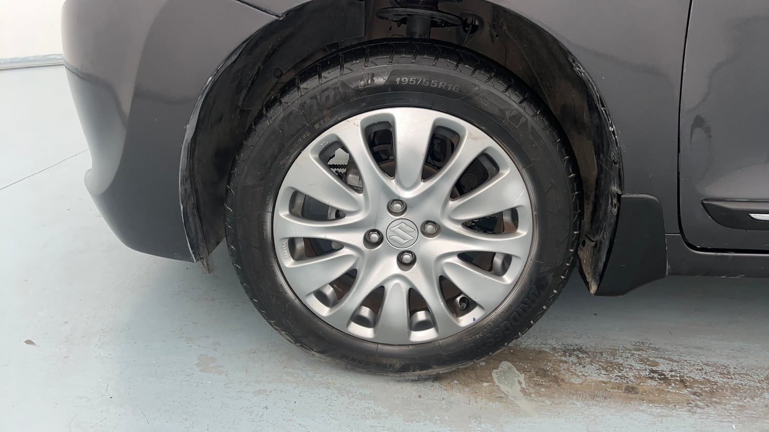 Used 2017 Maruti Suzuki Baleno Zeta 1.2 Petrol Manual tyres LEFT FRONT TYRE RIM VIEW