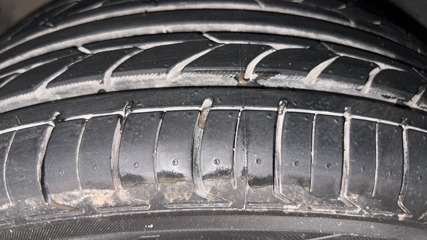 Used 2023 Skoda Slavia Style 1.5L TSI DSG Petrol Automatic tyres LEFT FRONT TYRE TREAD VIEW