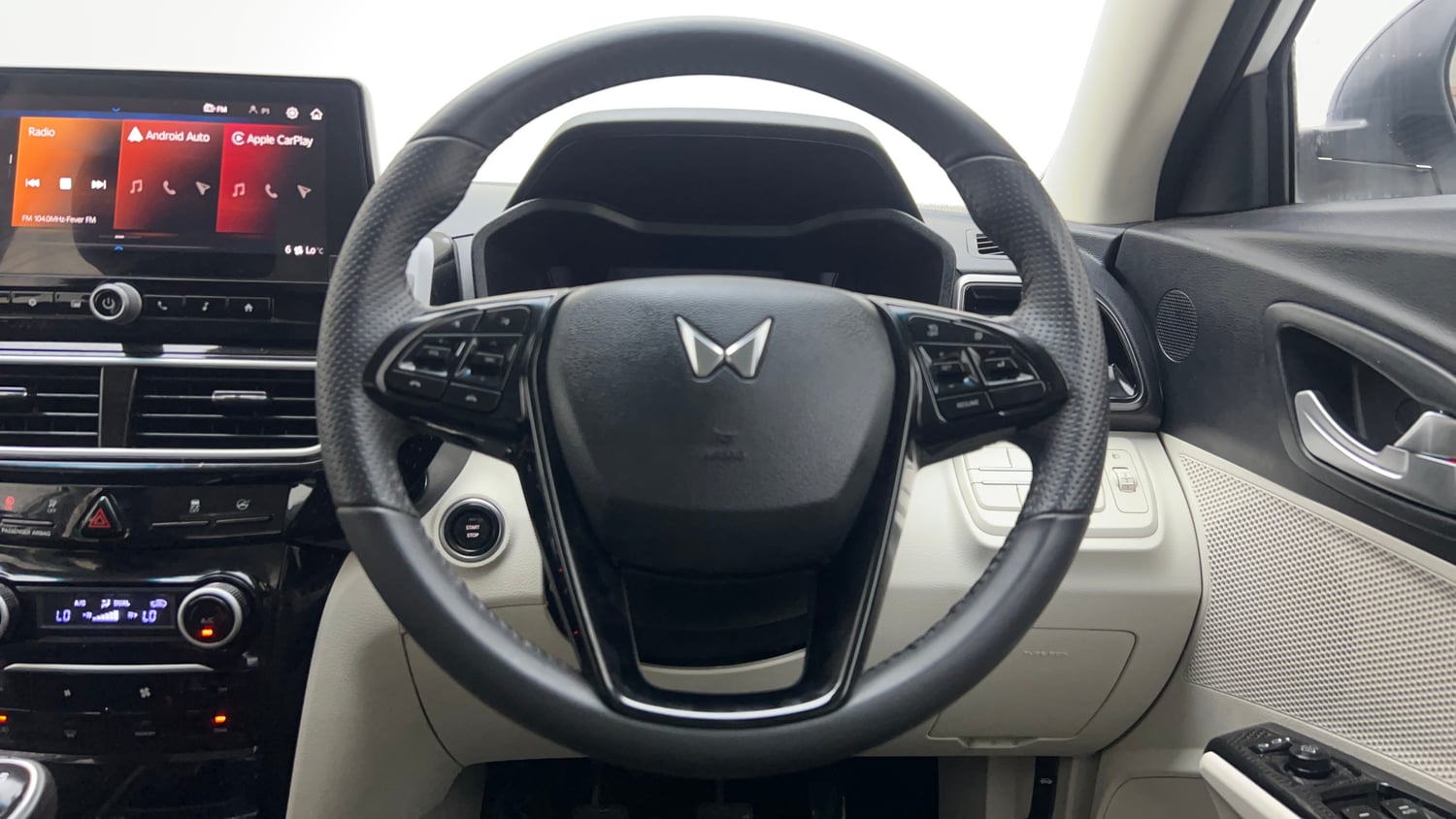 Used 2024 Mahindra XUV 3XO AX5 1.5 Diesel Diesel Manual interior STEERING VIEW