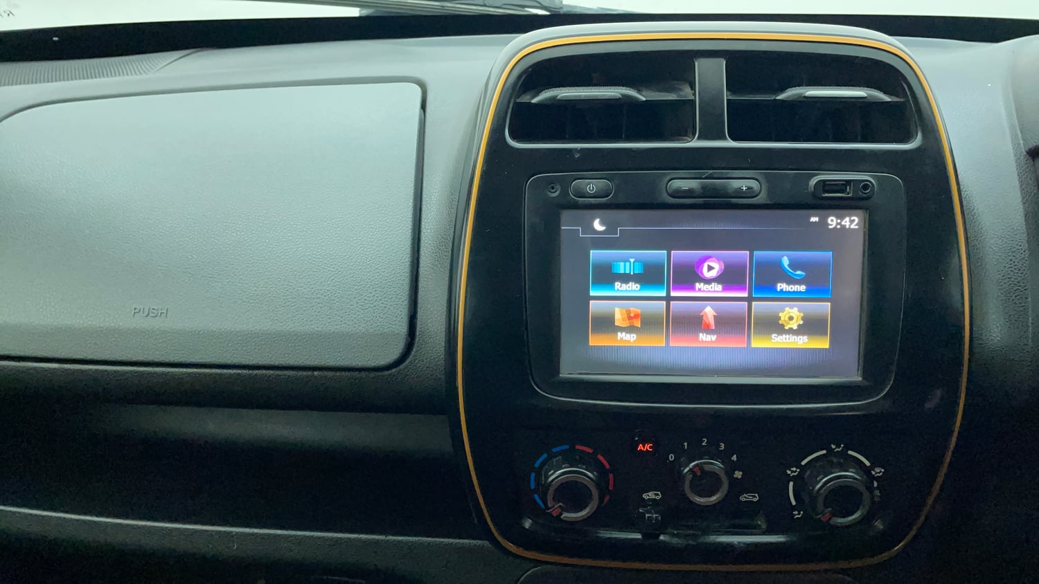 Used 2017 Renault Kwid CLIMBER 1.0 Petrol Manual interior MUSIC SYSTEM & AC CONTROL VIEW