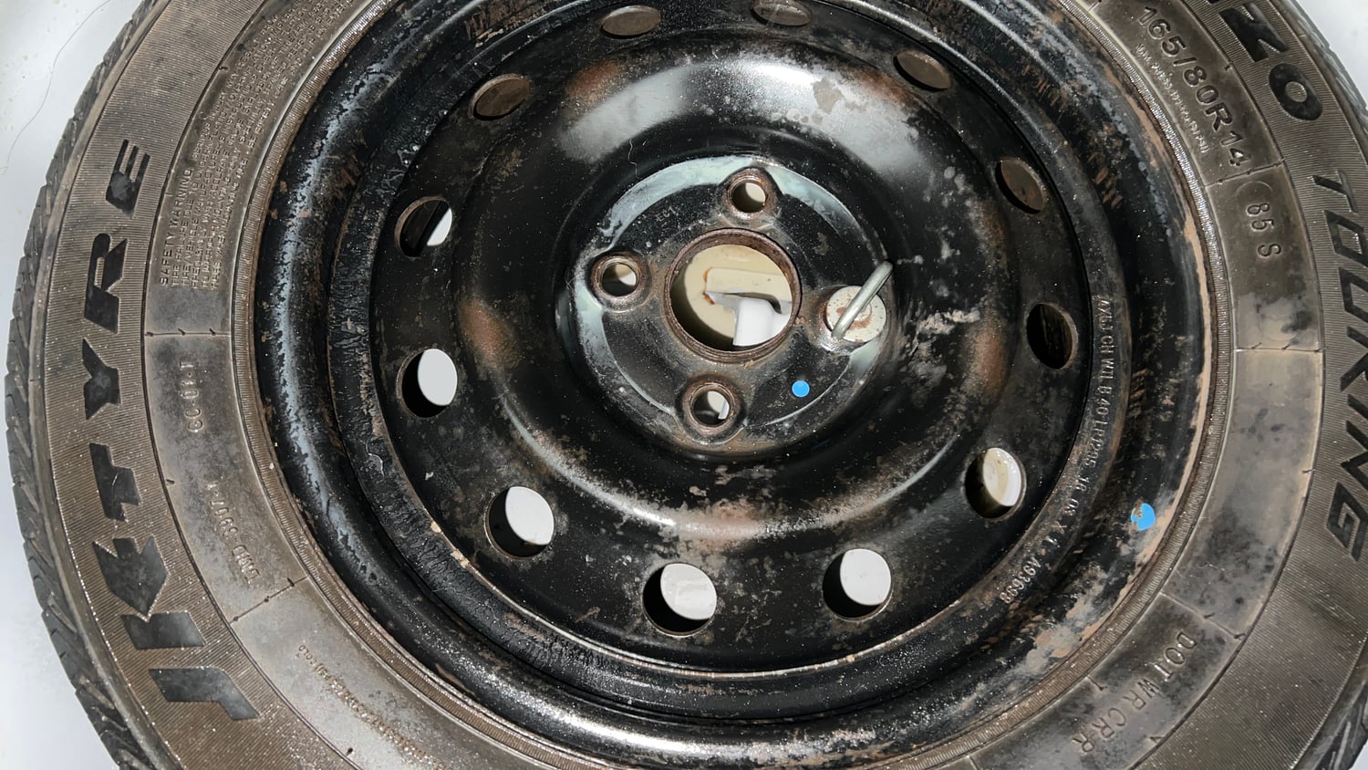 Used 2016 Maruti Suzuki Swift VDi Diesel Manual tyres SPARE TYRE VIEW