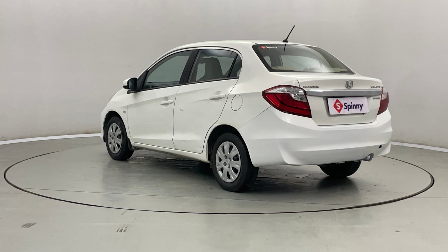 Used 2017 Honda Amaze 1.2 S i-VTEC Petrol Manual exterior LEFT REAR CORNER VIEW