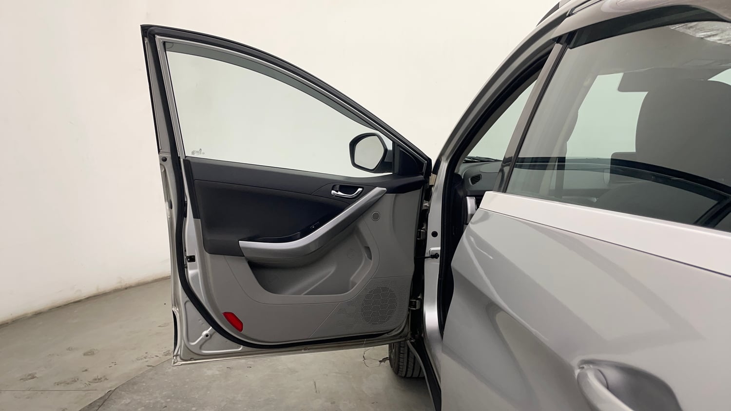 Used 2019 Tata Nexon XZ Plus Petrol Manual interior LEFT FRONT DOOR OPEN VIEW