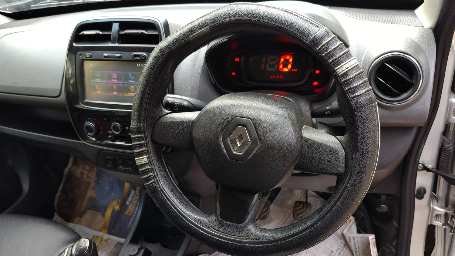 Used 2018 Renault Kwid 1.0 RXT Petrol Manual interior STEERING VIEW
