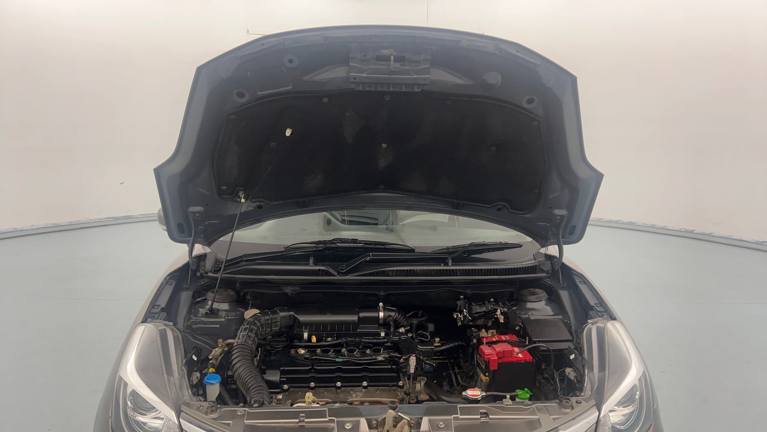 Used 2019 Maruti Suzuki Baleno Delta Petrol Manual engine ENGINE & BONNET OPEN FRONT VIEW