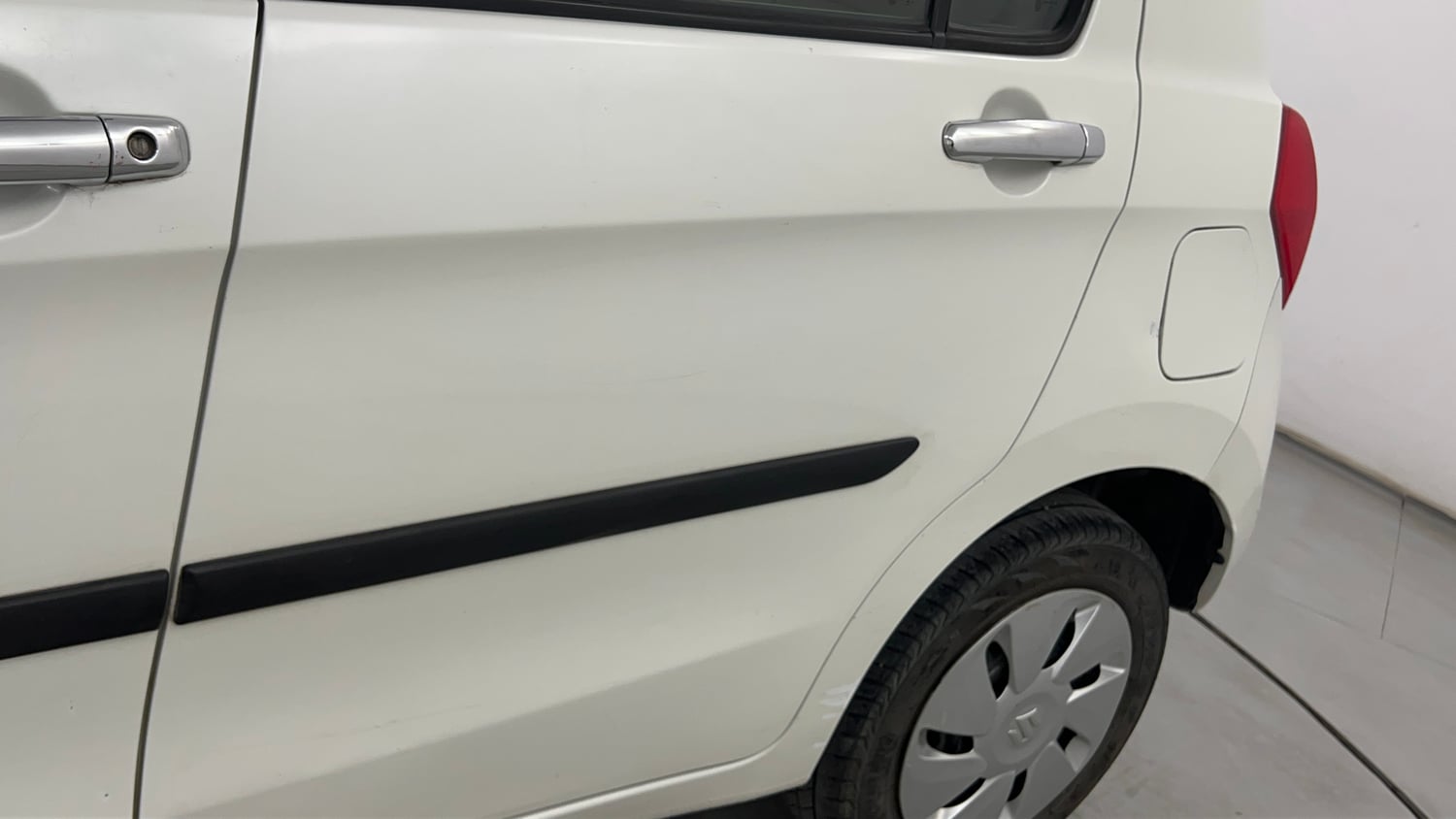 Used 2017 Maruti Suzuki Celerio VXi AMT Petrol Automatic dents MINOR SCRATCH