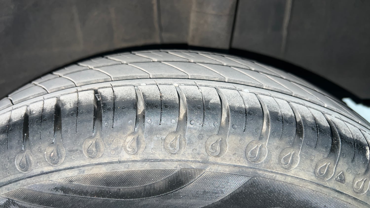 Used 2022 Renault Kwid RXT 1.0 AMT Opt Petrol Automatic tyres LEFT REAR TYRE TREAD VIEW