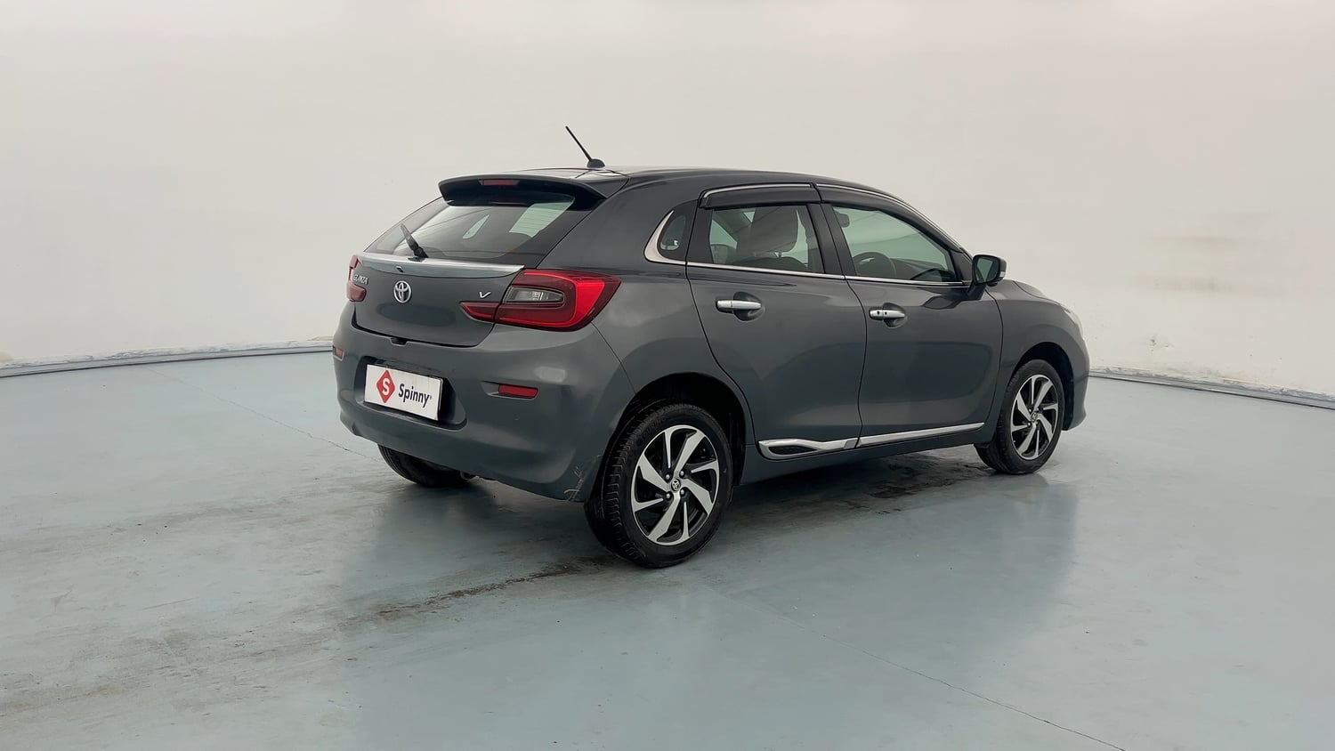 Used 2024 Toyota Glanza V AMT Petrol Automatic exterior RIGHT REAR CORNER VIEW