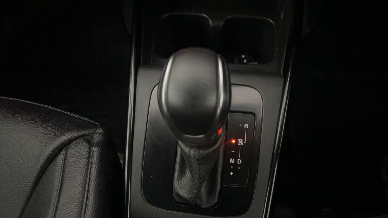 Used 2024 Toyota Glanza V AMT Petrol Automatic interior GEAR  KNOB VIEW