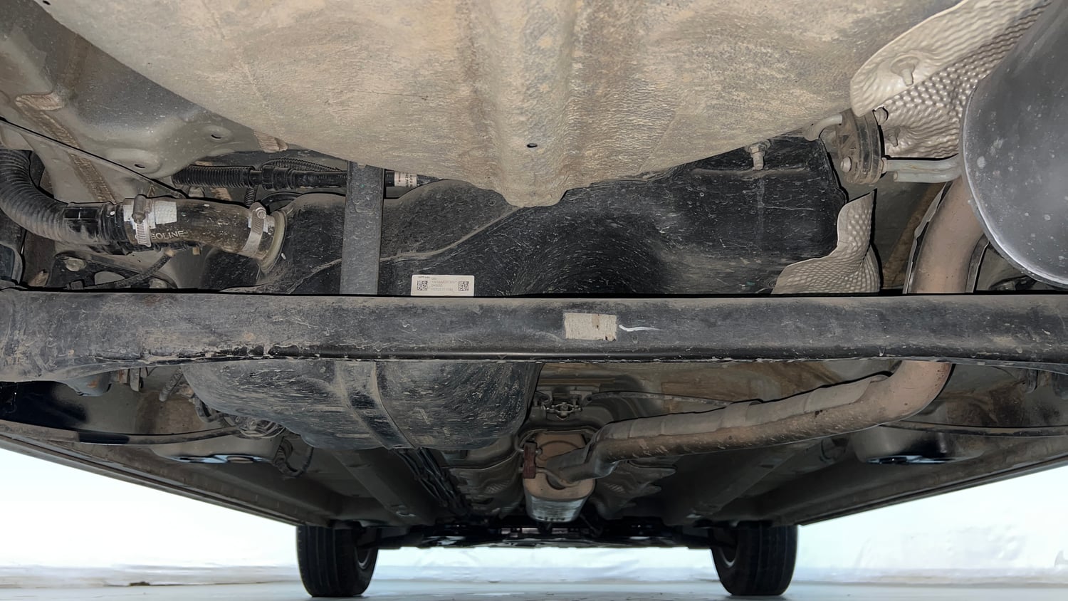 Used 2022 Mahindra XUV 300 W8 1.2 Petrol Petrol Manual extra REAR UNDERBODY VIEW (TAKEN FROM REAR)
