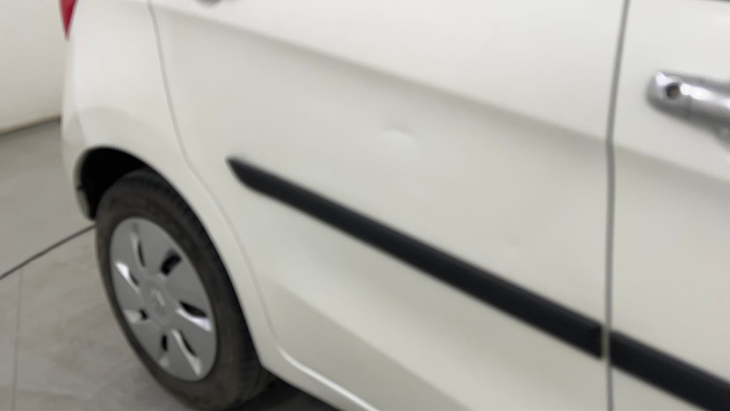 Used 2017 Maruti Suzuki Celerio VXi AMT Petrol Automatic dents MINOR SCRATCH